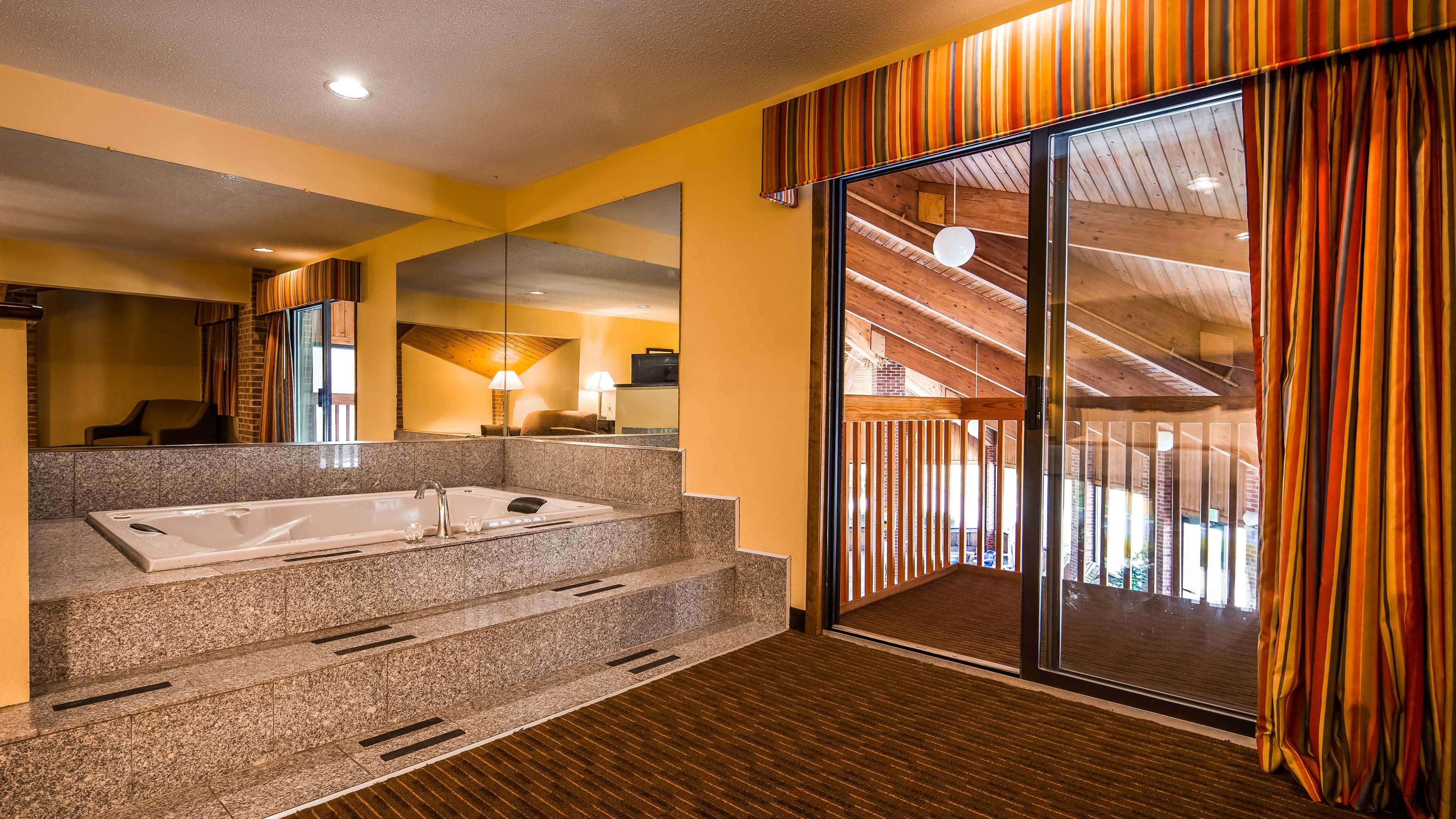 Best Western Muncie Exterior photo